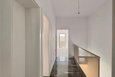 Duplex cu 4 camere cu Canalizare în Bucium - 11