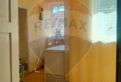 Casă cu Teren 2008 Mp în Retiș - 5