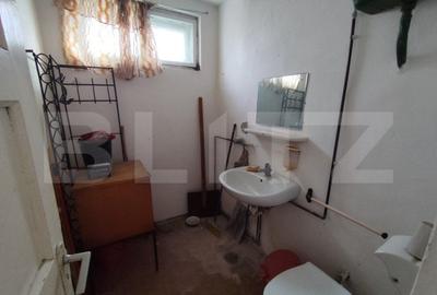 Apartament de vanzare cu 2 camere in Cugir, pretabil si pentru spatiu comercial. - 3