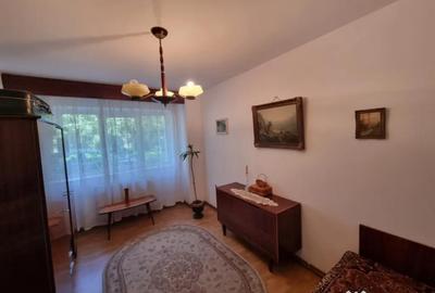Apartament cu 2 camere decomandat, mobilat în Central