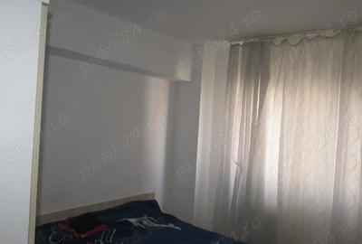 Apartament cu 3 camere decomandat în Decebal