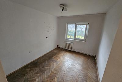 Apartament 3 camere decomandat zona Nicolina 2 Scoala Alecu Rossu - 9