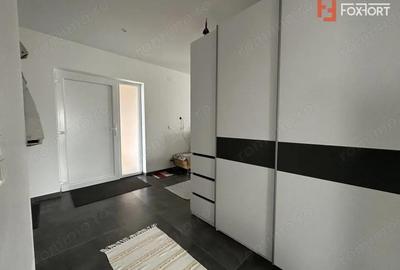 Casă cu 5 camere cu Teren 1290 Mp în Moșnița Nouă