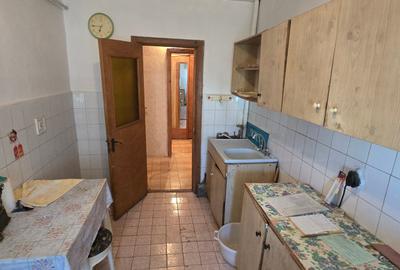 2 camere etajul 4 Piata Moldovei Focsani - 18