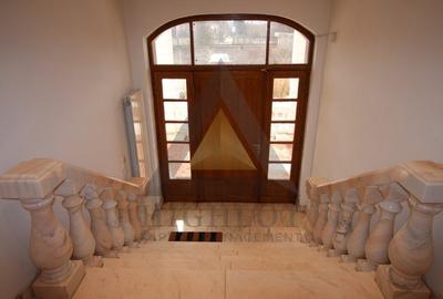 Casă individuală cu 8 camere cu Canalizare în Central - 9