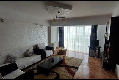 Apartament cu 3 camere decomandat în Central - 1