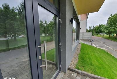 Spațiu comercial, de 68 mp, în Decebal - 8