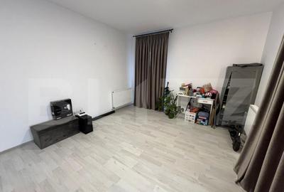 Apartament de vanzare, cu 3 camere, 80 mp, zona Sud - 3