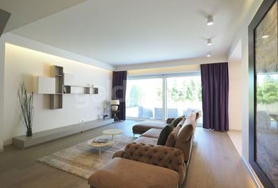 Apartament superb cu gradina | 2 garaje - 4