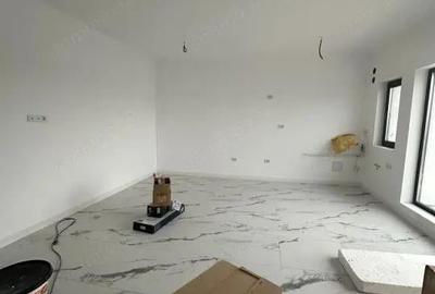 Vanzare Apartament 2 camere+curte 60mp si 2 locuri de parcare - 11