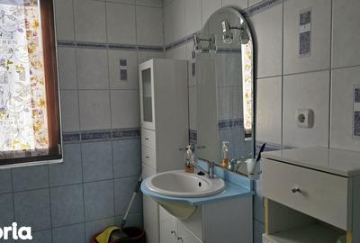 Casă cu 5 camere cu Teren 900 Mp în Zăvoi - 10