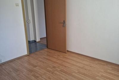 Apartament cu 3 camere decomandat în Central - 3