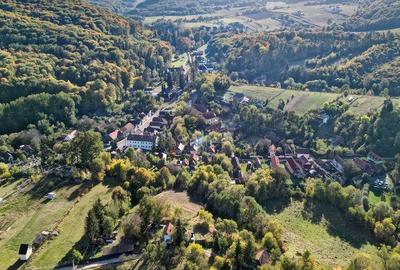 Teren de 2825 mp, în Vâlcele