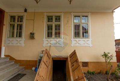 Casă cu 5 camere cu Teren 378 Mp în Purcăreni - 13