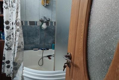 Apartament cu 3 camere decomandat în Central - 1