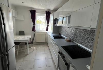 Apartament cu 3 camere decomandat în Micro 16 - 1