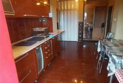 Inchiriez apartament 3 camere, centrala gaz-Alfa - 10