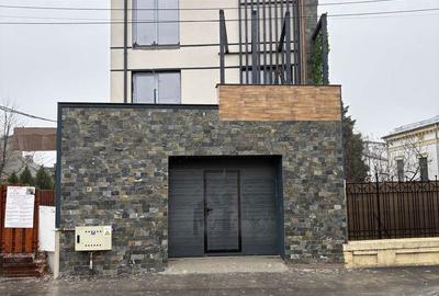 Casă cu 8 camere cu Teren 180 Mp în Ultracentral