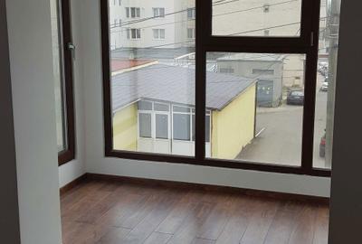 Apartament cu 4 camere decomandat în Central - 5