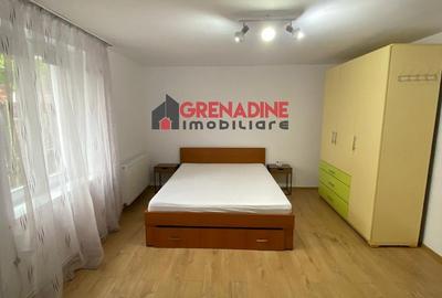 Garsonieră circulară în Centrul Civic