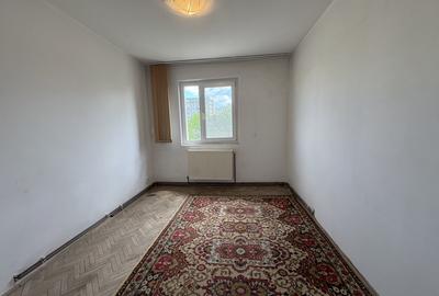 Apartament cu 3 camere semidecomandat în Central - 3