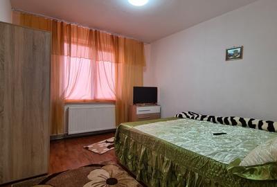 Apartament cu 3 camere semidecomandat în Rahova - 2
