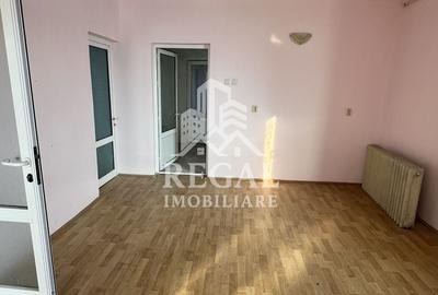 Casă individuală cu 8 camere cu Canalizare în Boș - 4