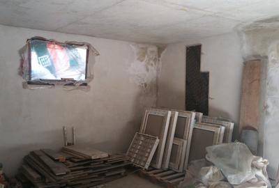 CASA SINGUR CURTE DE RENOVAT  cu teren 297 mp -ZONA PIATA UNIRII- comision 0% - 6