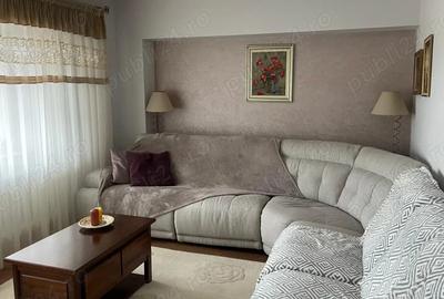 Inchiriez apartament 3 camere Piatra Neamt - 1