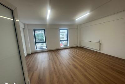 Spațiu comercial, de 200 mp, în Central - 7