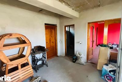 Casă cu Teren 676 Mp în Central - 8