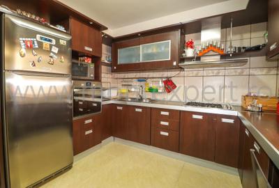 Casă individuală cu 7 camere cu Garaj în Piatra Arsă - 3