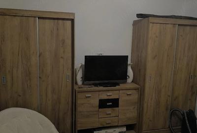 Apartament cu 2 camere decomandat în 1 Mai - 1