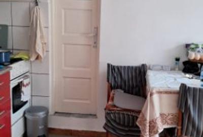 Vand casă cu  3 camere in zona tabacarie - 10