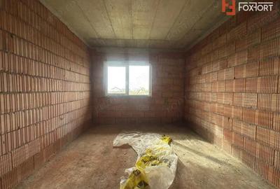 Casă cu 5 camere cu Teren 508 Mp în Giarmata