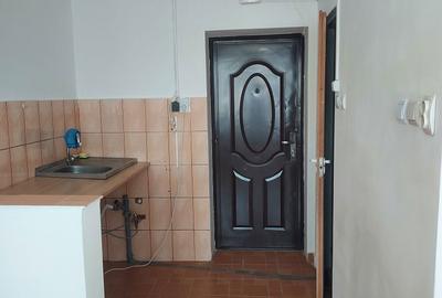 Garsonieră nedecomandată în Tractorul - 3