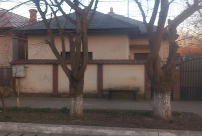 Casă cu 4 camere în Central - 2