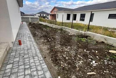 Casă cu 4 camere cu Teren 500 Mp în Unirea - 8