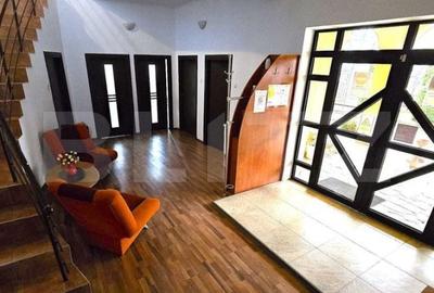 Spațiu comercial, de 808 mp, în Central - 15