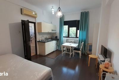 Garsonieră în Romană - 2