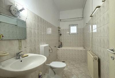 Casă individuală cu 7 camere cu Canalizare în Girocului - 7