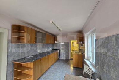 Casa cu 5 camere ?i teren de 461 mp, zona Poiana - 11