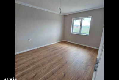 Casă cu 4 camere cu Teren 400 Mp în Central - 3