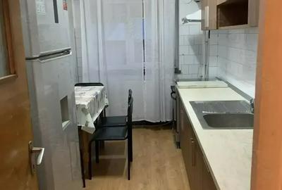 De inchiriat ultracentral apartament 3 camere decomandate - 2