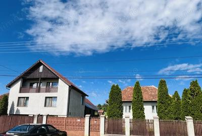 De vanzare doua case - 1