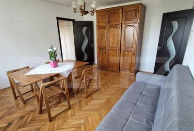 Apartament 2 camere, 56 mp, semidecomandat, zona Zamca