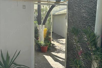 Casa de vanzare din caramida cu 5 camere , baie, bucatarie, beci , in perfevta stare. - 3