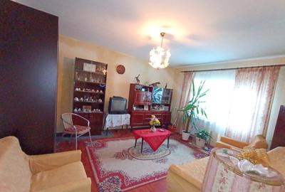 Apartament 3 camere aprox. 100 m de scoala nr. 7