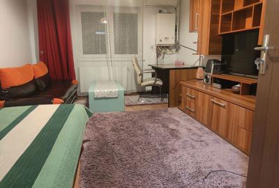 Garsonieră semidecomandată în Tractorul - 8