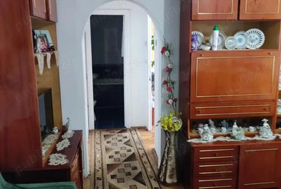 Apartament 2 camere de vanzare,zona micro 16